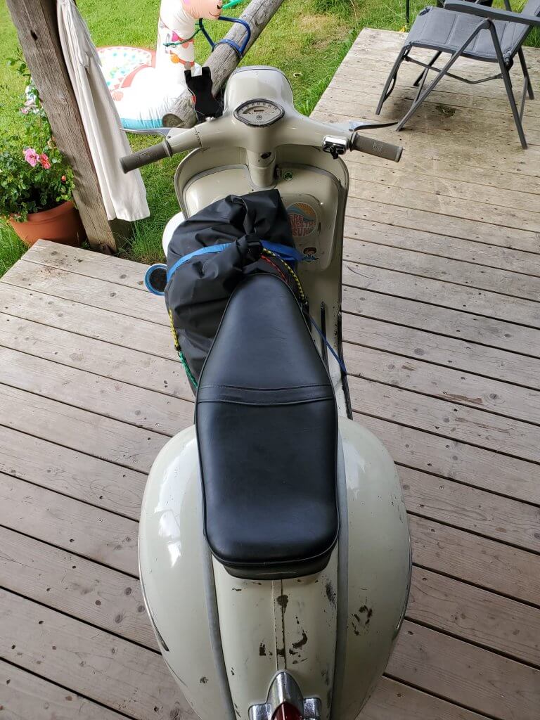 Navi Halterung auf Vespa Largeframe