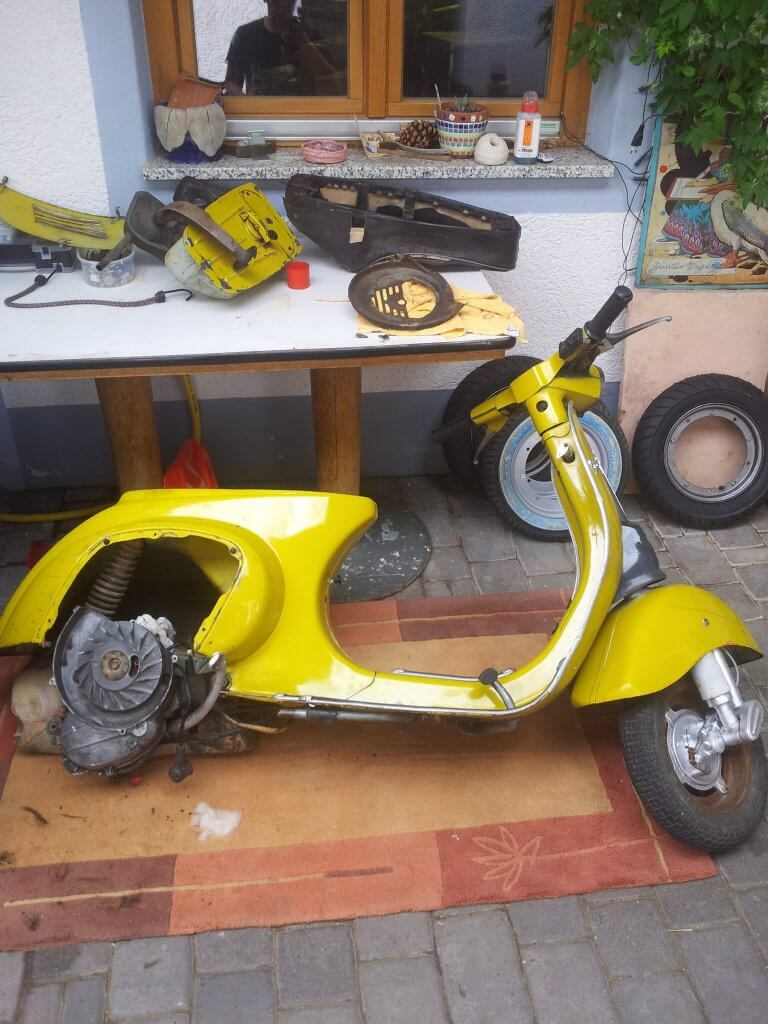 Vespa 50 Spezial - 1. Serie in giallo cromo