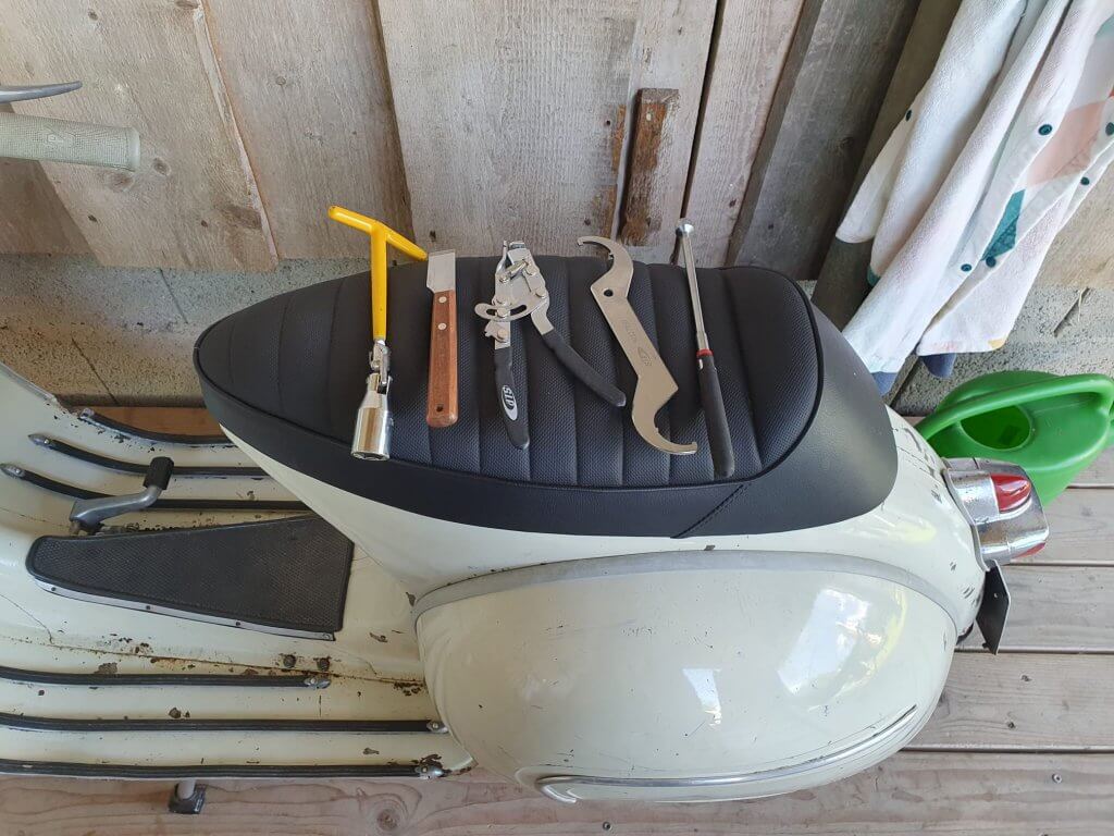 Vespa Teleskopmagnetstab und Schlüssel für Lager der Gabel